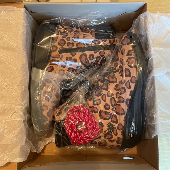 NEW IN BOX KENNETH COLE REACTION "RHYME" HIKER-STYLE BOOT LEOPARD 7.5 - Picture 4 of 4